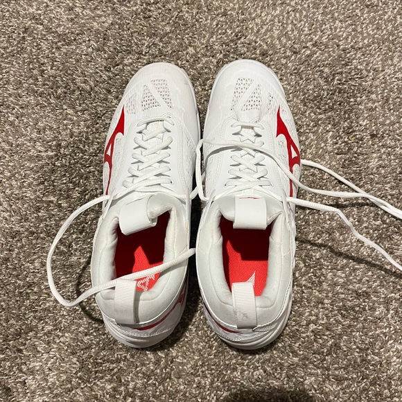 Mizuno size 13 volleyball shoes - Picture 2 of 4